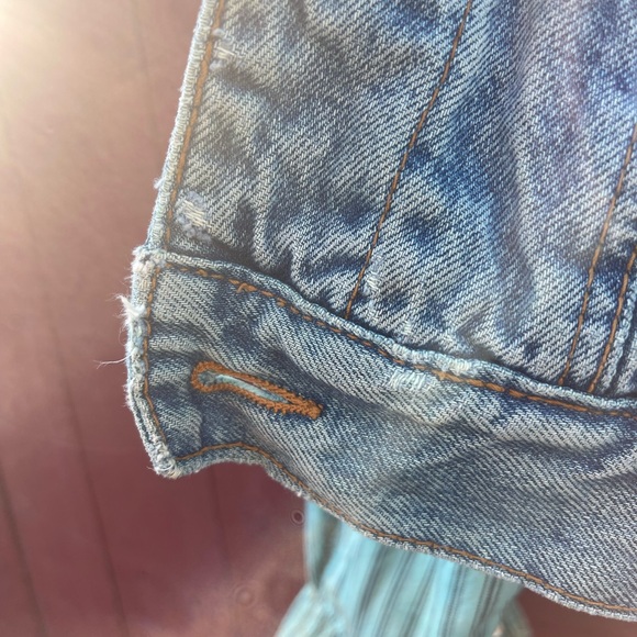 Blue and White Cropped Jean Jacket with Distressed Details - Picture 11 of 11